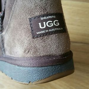 UGG Boots {MAKE AN OFFER!}- Courtney's Closet
